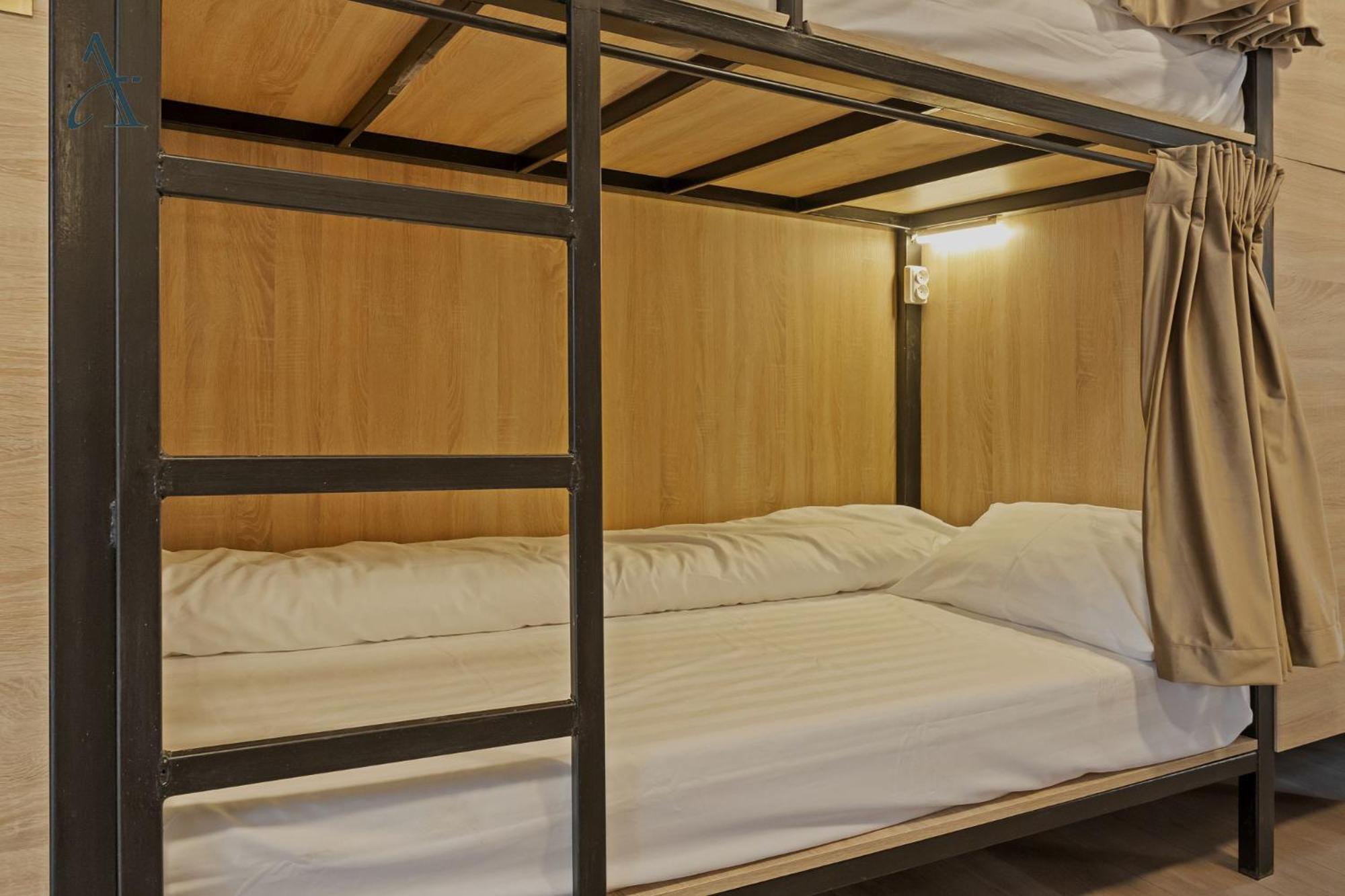 Ramana Garden Hostel - Self-Service Accommodation Bukarest Exteriör bild