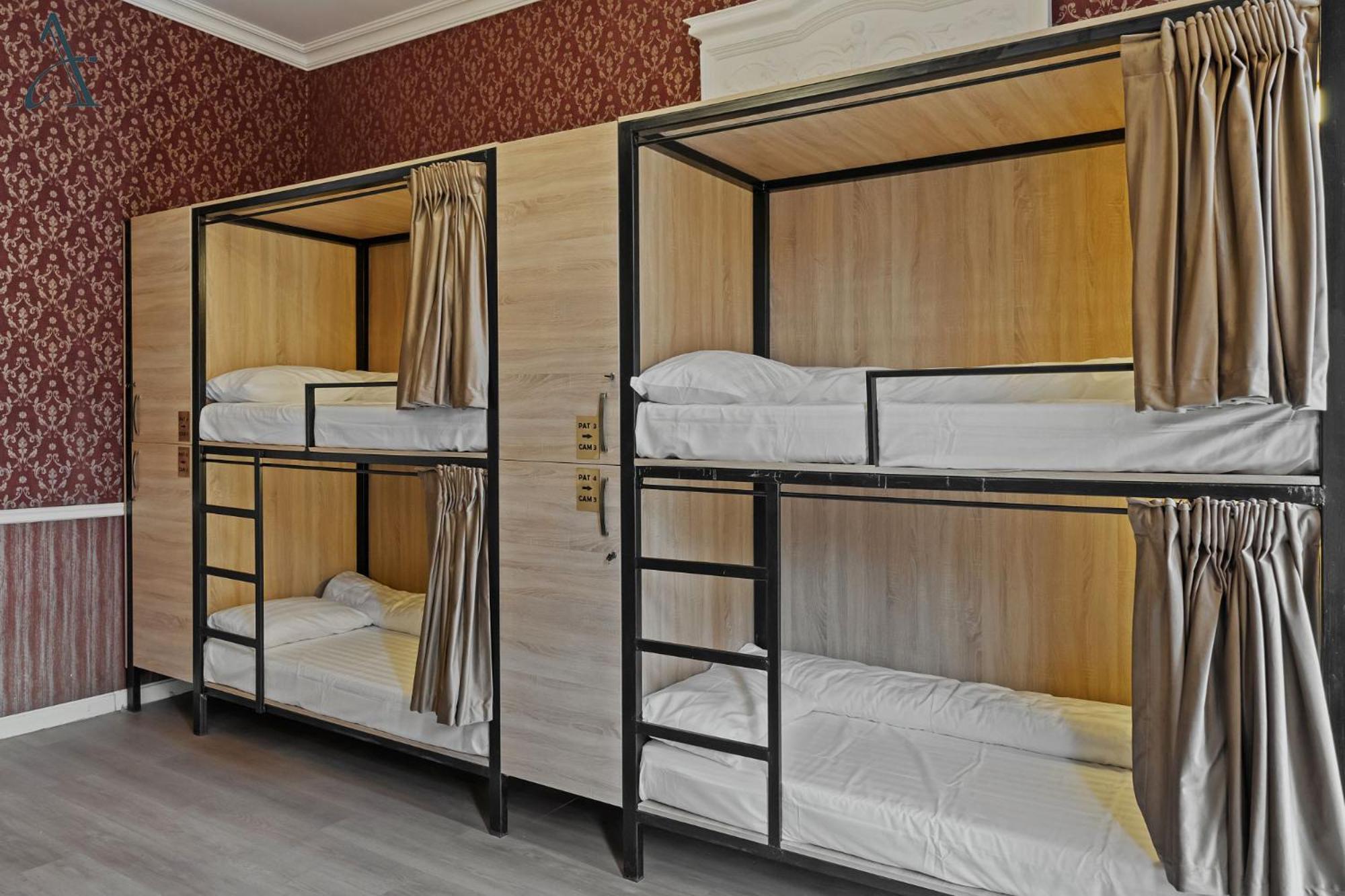 Ramana Garden Hostel - Self-Service Accommodation Bukarest Exteriör bild